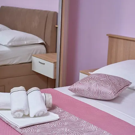 M&m House With A Pool Feriehus Podstrana