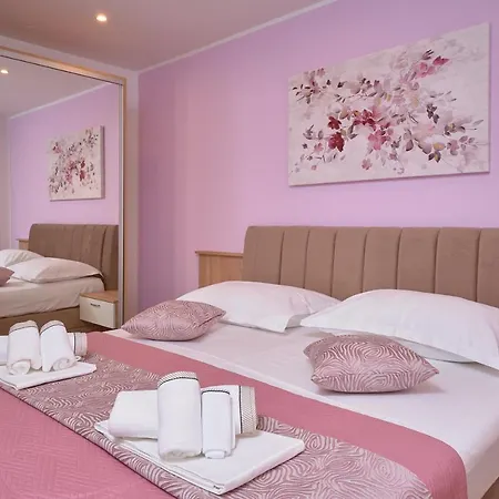 M&m House With A Pool Podstrana