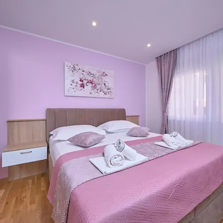 M&m House With A Pool Casa de Férias Podstrana