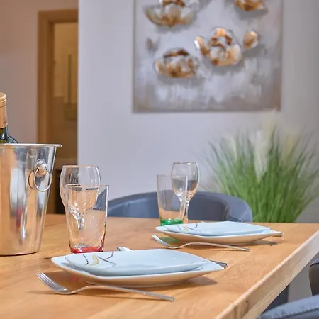 Casa de Férias M&m House With A Pool Podstrana