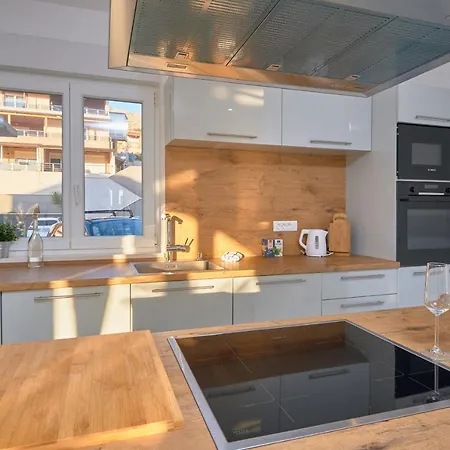 M&m House With A Pool * Podstrana