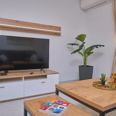 M&m House With A Pool *