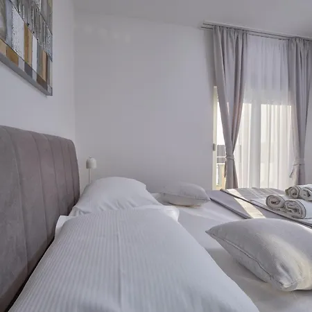 M&m House With A Pool Podstrana