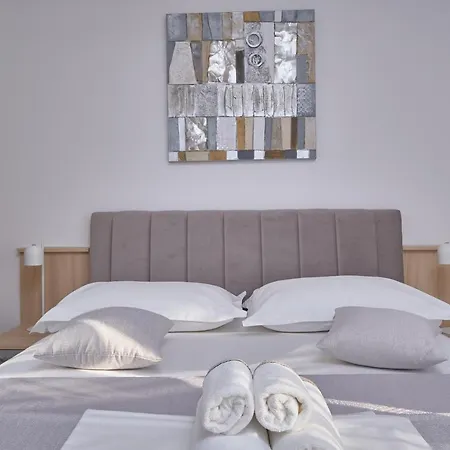 M&m House With A Pool Podstrana