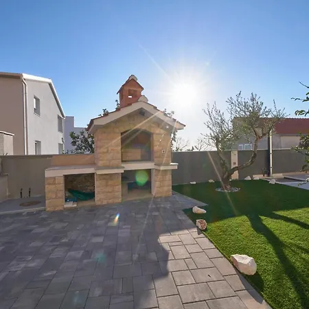 Semesterbostad M&m House With A Pool *