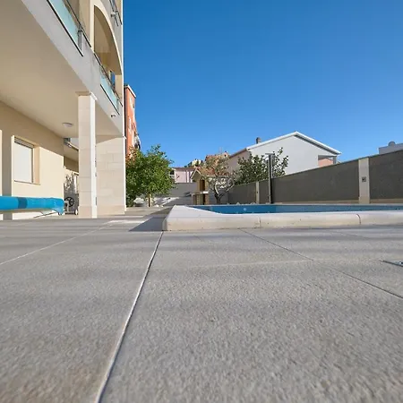 M&m House With A Pool *