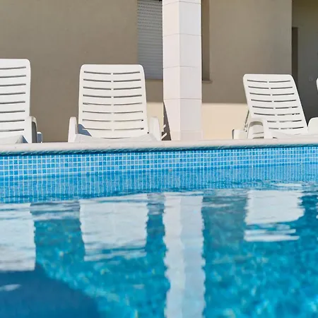 M&m House With A Pool *