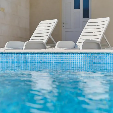Semesterbostad M&m House With A Pool *